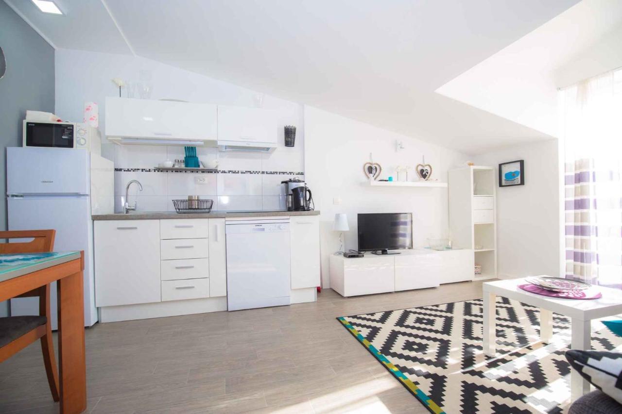 Apartments In Rogoznica 36019 Экстерьер фото