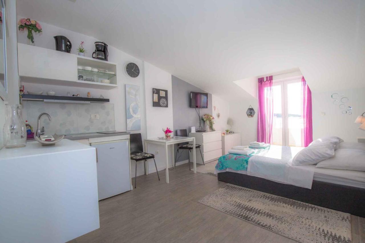 Apartments In Rogoznica 36019 Экстерьер фото