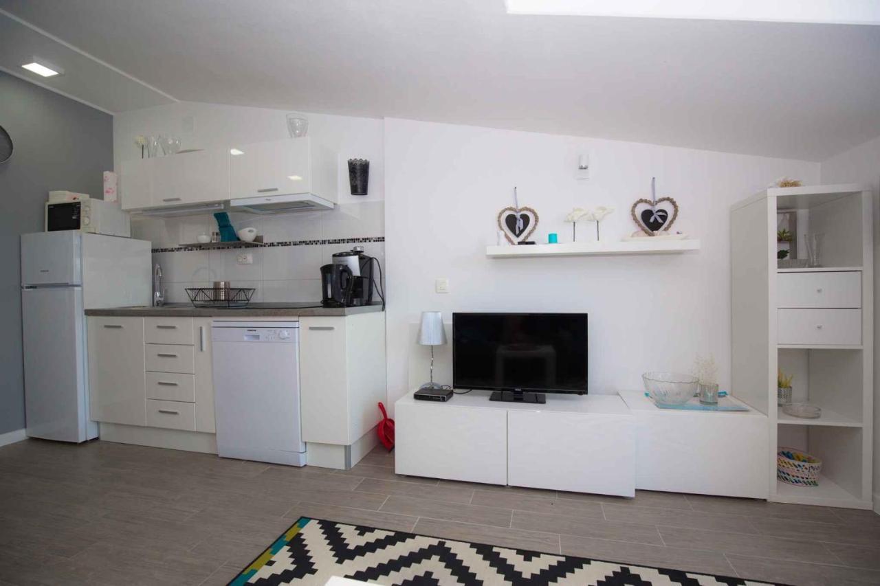 Apartments In Rogoznica 36019 Экстерьер фото