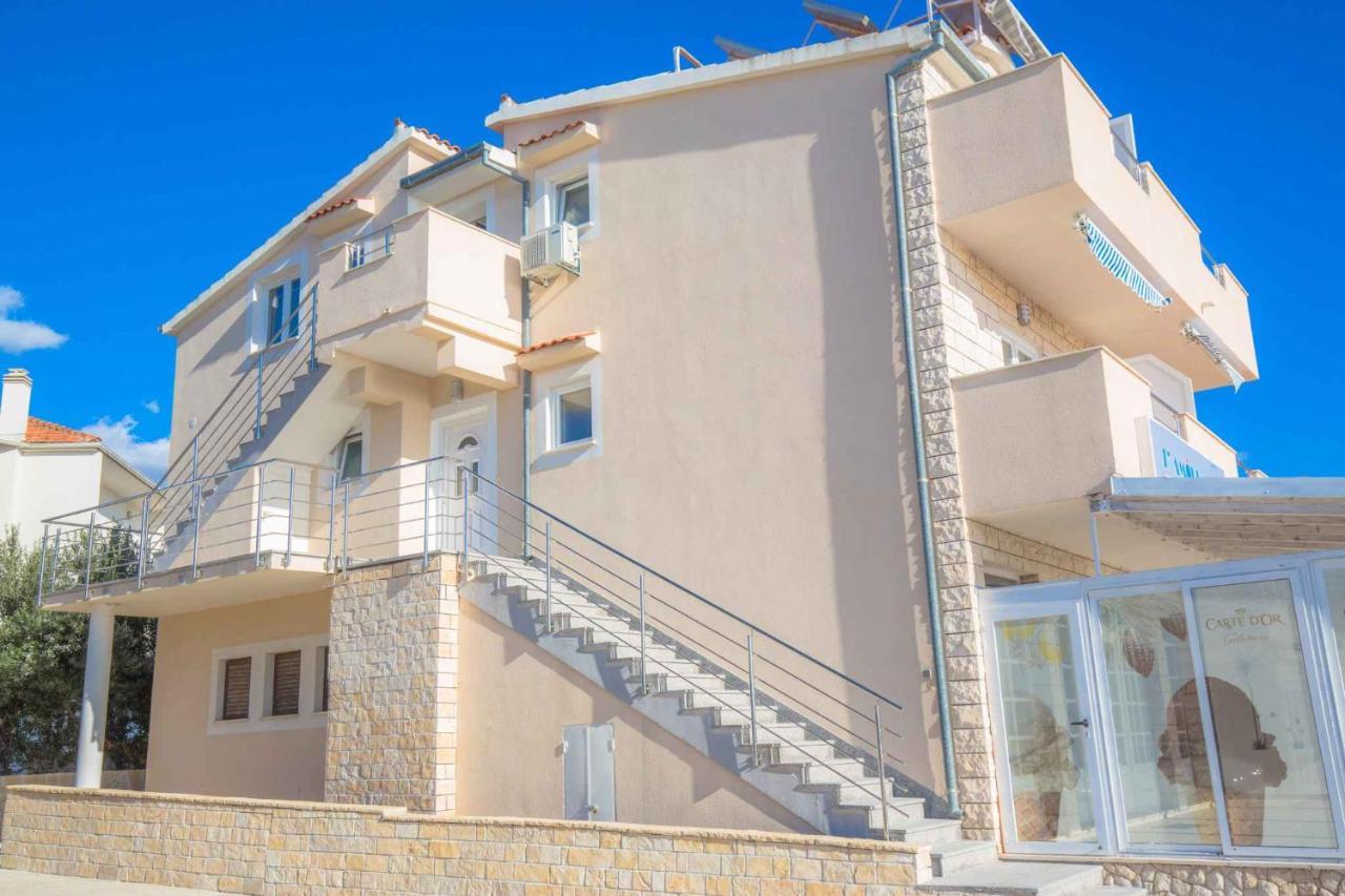 Apartments In Rogoznica 36019 Экстерьер фото