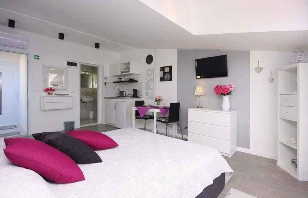Apartments In Rogoznica 36019 Экстерьер фото